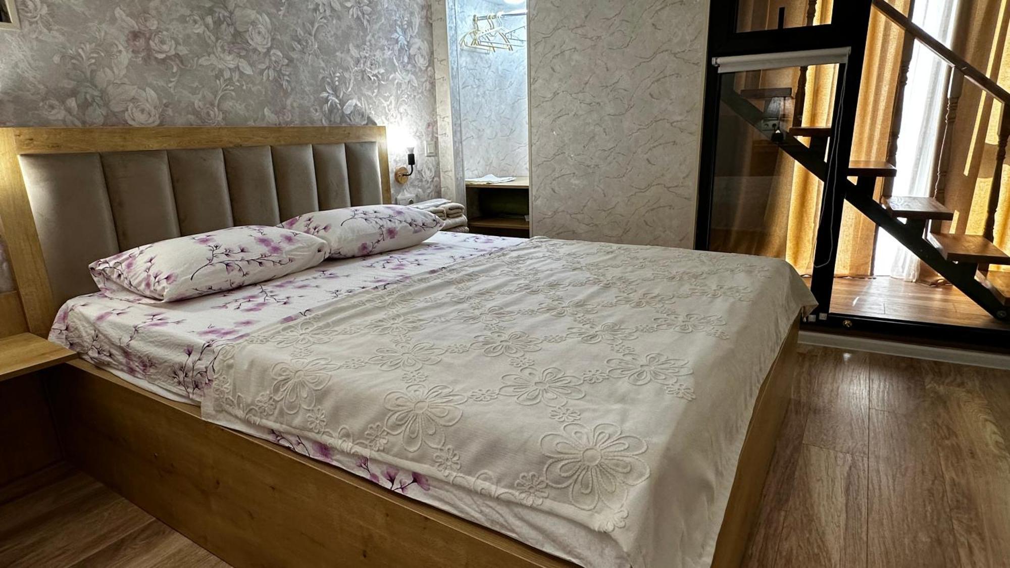 Made With Love Apartment Tbilisi Esterno foto